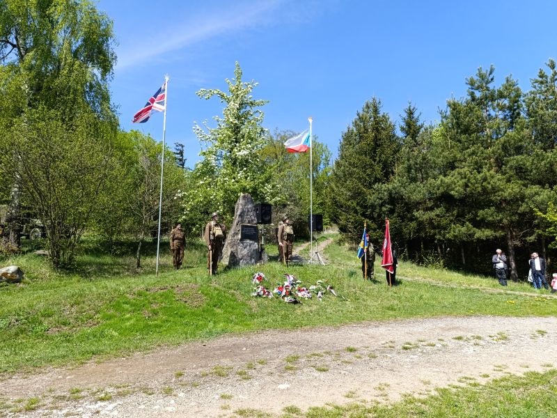 Lidé uctili památku výsadku OUT DISTANCE v Ořechově