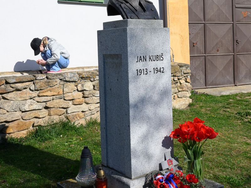 Cesta Jana Kubiše a Jaroslava Krátkého slavnostně odhalena